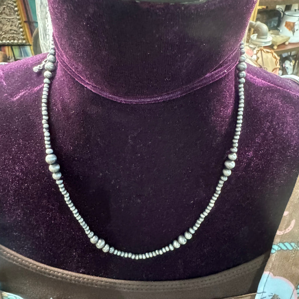 Faux Graduated Navajo Pearl Necklace 18”