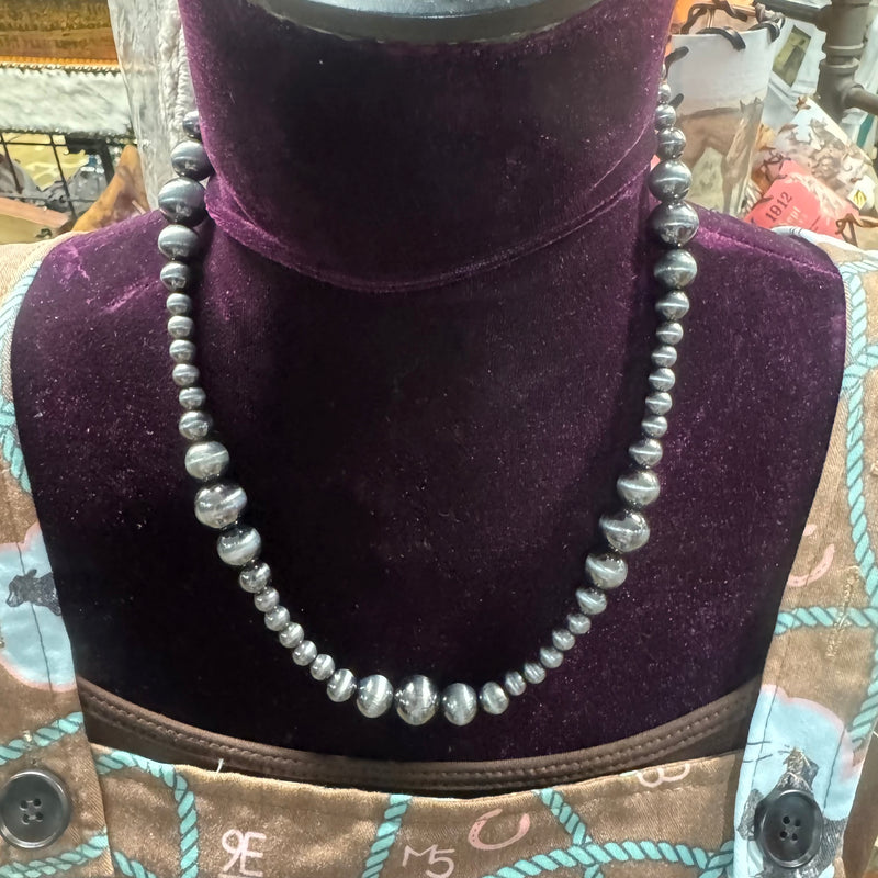 Faux Graduated Navajo Pearl Necklace 18”