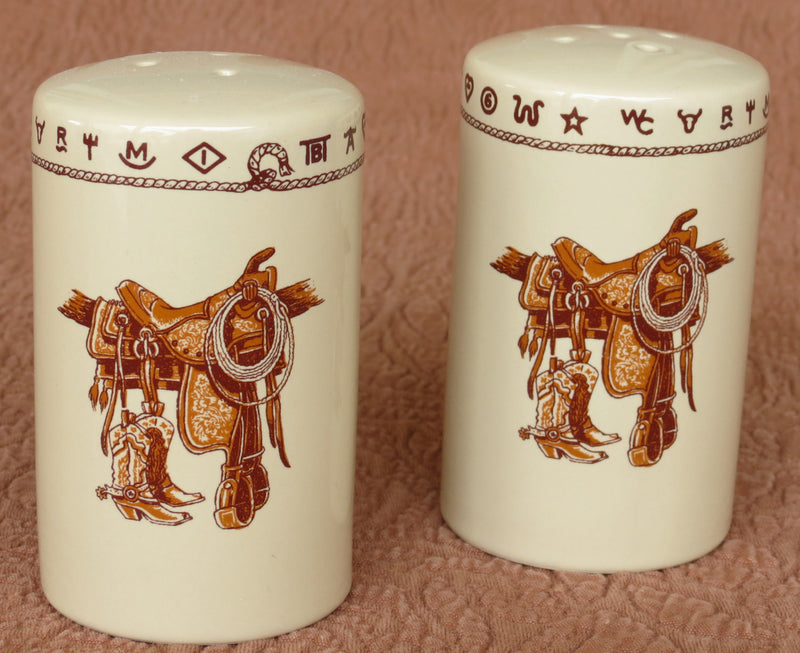 Salt & pepper set, boots and saddle